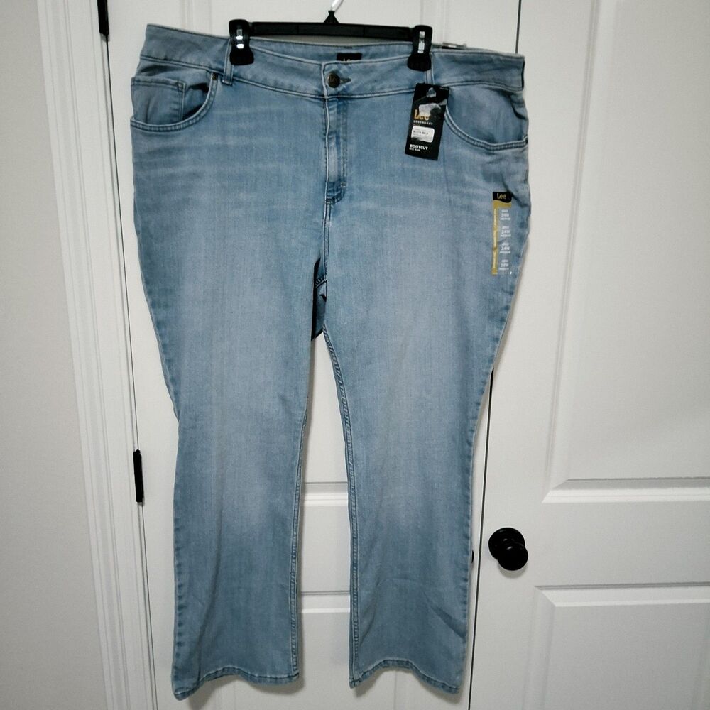 Lee Legendary Plus Mid-Rise Bootcut Jeans Size size 26W Medium Wash New w/Tags